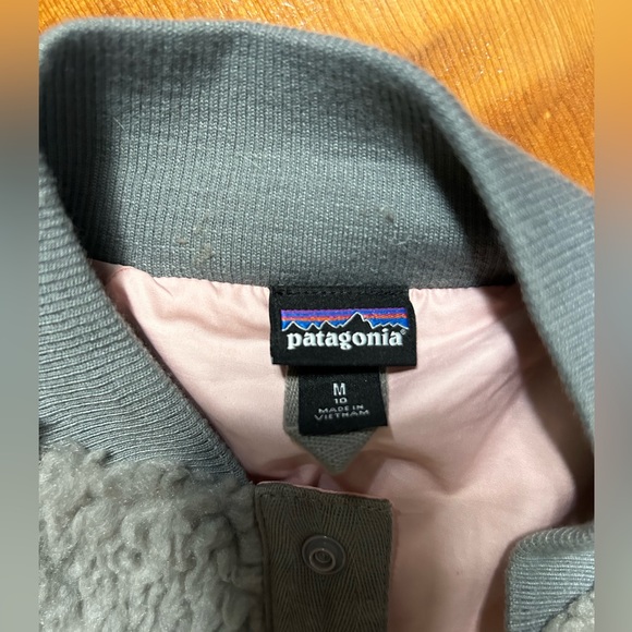 Nearly new Patagonia girls shearling reversible bomber jacket .  M/10 ECU - Picture 3 of 6